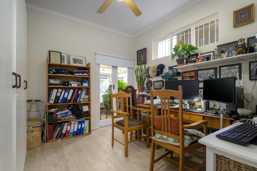2 Bedroom Property for Sale in Claremont Western Cape